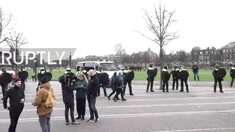 Netherlands: Scuffles erupt at banned Amsterdam demo against COVID restrix, lockdown extension