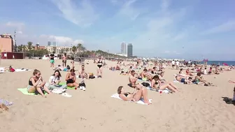 ???????? Barcelona - Spain · 4K · Barceloneta Beach Walk during Midday ☀️????️