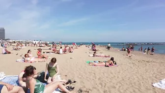 ???????? Barcelona - Spain · 4K · Barceloneta Beach Walk during Midday ☀️????️