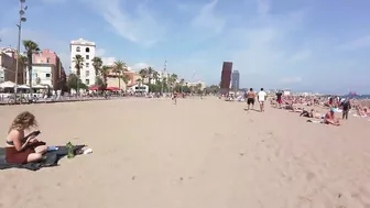 ???????? Barcelona - Spain · 4K · Barceloneta Beach Walk during Midday ☀️????️