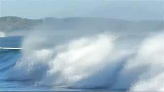 Noosa Main Beach and Bar. Monday morning, January 3, 2022.