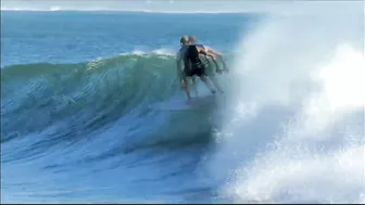 Noosa Main Beach and Bar. Monday morning, January 3, 2022.