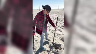 Beach Metal Detecting