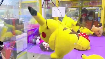 PIKACHU VS TRAVEL FROG #shorts