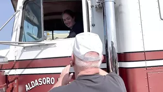 Moving a Trailer for the First Time: 1971 Kenworth W900A & 1966 Wilson