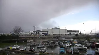 Travel difficulties continue at Sea-Tac Airport