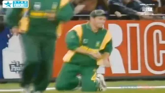 5 Funny Wardrobe Malfunctions in Cricket | Top 5 Cricket Funny Moments in History