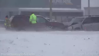 Fargo, ND Winter Blizzard Creates Treacherous Travel - 1/5/2022