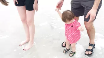 Super Funny Babies On The Beach || Kudo Hilarious