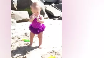 Super Funny Babies On The Beach || Kudo Hilarious