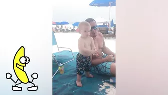 Super Funny Babies On The Beach || Kudo Hilarious