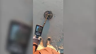 Metal Detecting Holden Beach NC #shorts