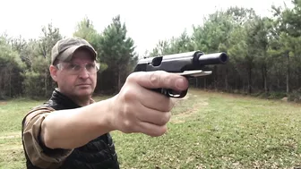 Shooting an FÉG Model AP7,65 pistol