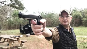 Shooting an FÉG Model AP7,65 pistol