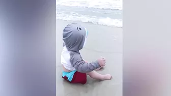 Top Funniest Babies Playing on The Beach || Big Daddy