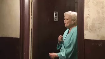 Census Taker vs. Old Lady - SNL