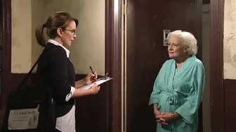 Census Taker vs. Old Lady - SNL