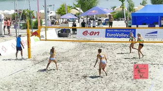 Beach Volleyball Girls Absolutely Crazy Rally