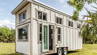 Gorgeous The 26′ Modern Florida Beach Tiny House on Wheels