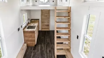 Gorgeous The 26′ Modern Florida Beach Tiny House on Wheels