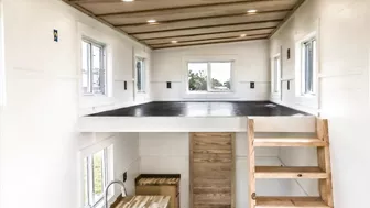 Gorgeous The 26′ Modern Florida Beach Tiny House on Wheels