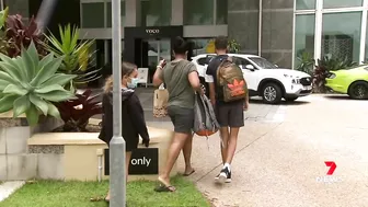 Gold Coast border businesses hoping to bounce back with end of travel restrictions | 7NEWS