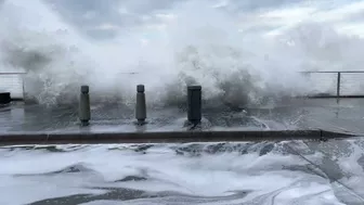 Tonga Tsunami floods Beach Blvd w/ Massive Waves in Pacifica California #Tsunami #CaliforniaTsunami