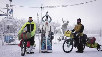 Tourists from Italy travel around Oymyakon on bicycles