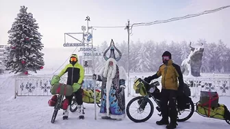 Tourists from Italy travel around Oymyakon on bicycles