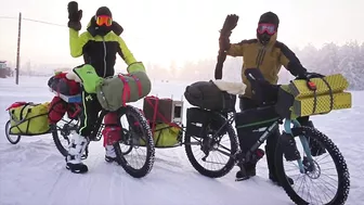 Tourists from Italy travel around Oymyakon on bicycles