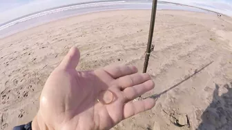 TSUNAMI FROM TONGA REACHS CALIFORNIA WHILE METAL DETECTING AT THE BEACH