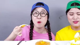 Real VS Jelly Chocolate Food Challenge DONA