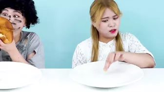 Big Food VS Small Food Challenge 하이유의 대왕 음식 챌린지 대왕 까르보 불닭볶음면 먹방 | HIU 하이유