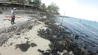 Quick Shore Casting at Blue Bay- Beach Fishing in Mauritius 2022..