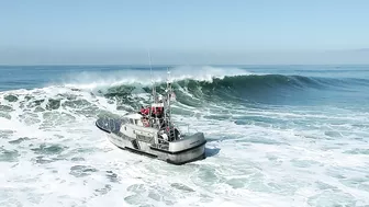 Coast Guard Charging Ocean Beach 1-24-22 #coastguard #surf #sanfrancisco