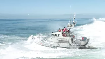 Coast Guard Charging Ocean Beach 1-24-22 #coastguard #surf #sanfrancisco