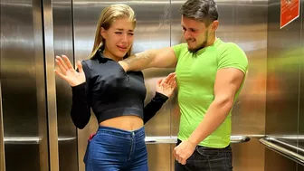 OMG????BODYBUILDER WANTED GIRL IN THE ELEVATOR????/SHOCK REACTION GIRL/@Shmeksss.Channel