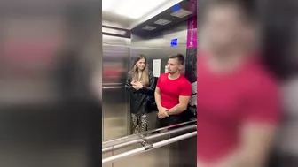 OMG????BODYBUILDER WANTED GIRL IN THE ELEVATOR????/SHOCK REACTION GIRL/@Shmeksss.Channel