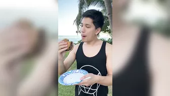 Burgers by the beach