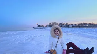 My first time to see a Frozen beach ???? #winterindenmark #frozenbeach #winterseason #shortvideo #dk