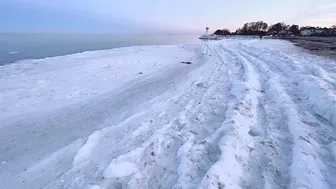 My first time to see a Frozen beach ???? #winterindenmark #frozenbeach #winterseason #shortvideo #dk