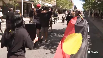 From beach celebrations to 'Invasion Day' protests, January 26 draws mixed emotions in WA | ABC NEWS