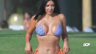 Kim Kardashian removes bikini-clad snaps after criticism