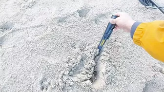 metal detecting beach 2022