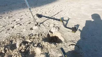 metal detecting beach 2022