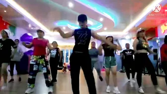 TWERK IT LIKE MILEY... Zumba ll Flash dance Choreography ll UMBARi  ????????...