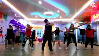 TWERK IT LIKE MILEY... Zumba ll Flash dance Choreography ll UMBARi  ????????...