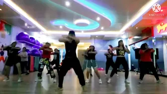 TWERK IT LIKE MILEY... Zumba ll Flash dance Choreography ll UMBARi  ????????...