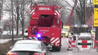 Politie begeleidt GROTE KRAAN Brandweer Haaglanden met spoed in Rotterdam! #1428