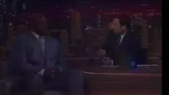 Shaq using normal sized things and being a giant